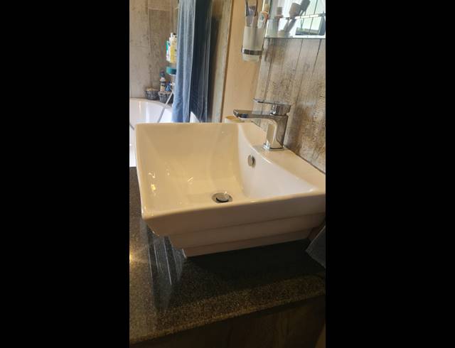 7 BEDROOM HOUSE FOR SALE IN CASHAN